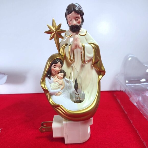 Holy Family Nightlight Flickering Candlelight by Ganz Lights in the Night - Picture 3 of 8
